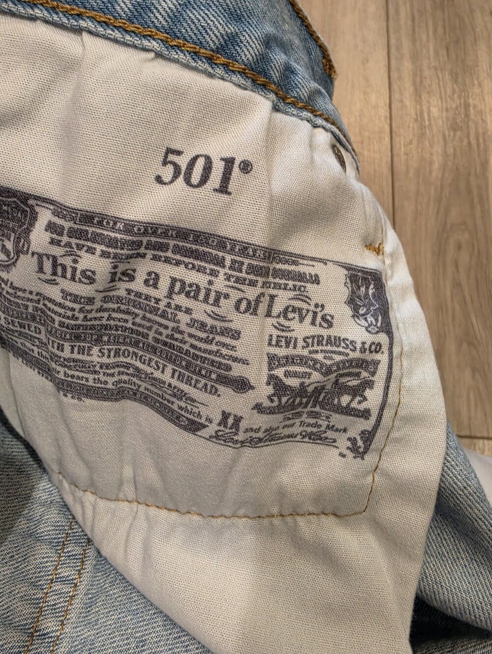 Levi's 501 Original Distressed Denim Cutoff Shorts Light Wash W31 - Picture 5 of 6